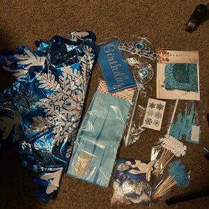 Winter Wonderland Party Supplies Set - Blue and Silver‎